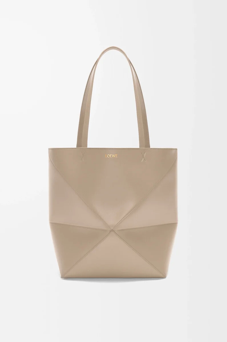 sac cabas pliable moyen en cuir de veau brillant couleur sable
