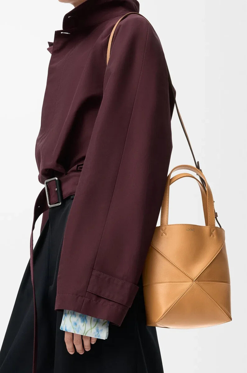 mini sac cabas pliable en cuir de veau brillant coloris désert chaud