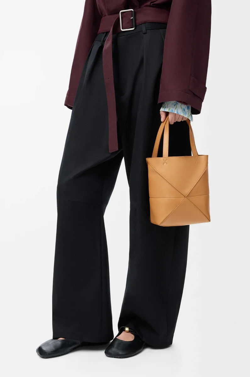 mini sac cabas pliable en cuir de veau brillant coloris désert chaud