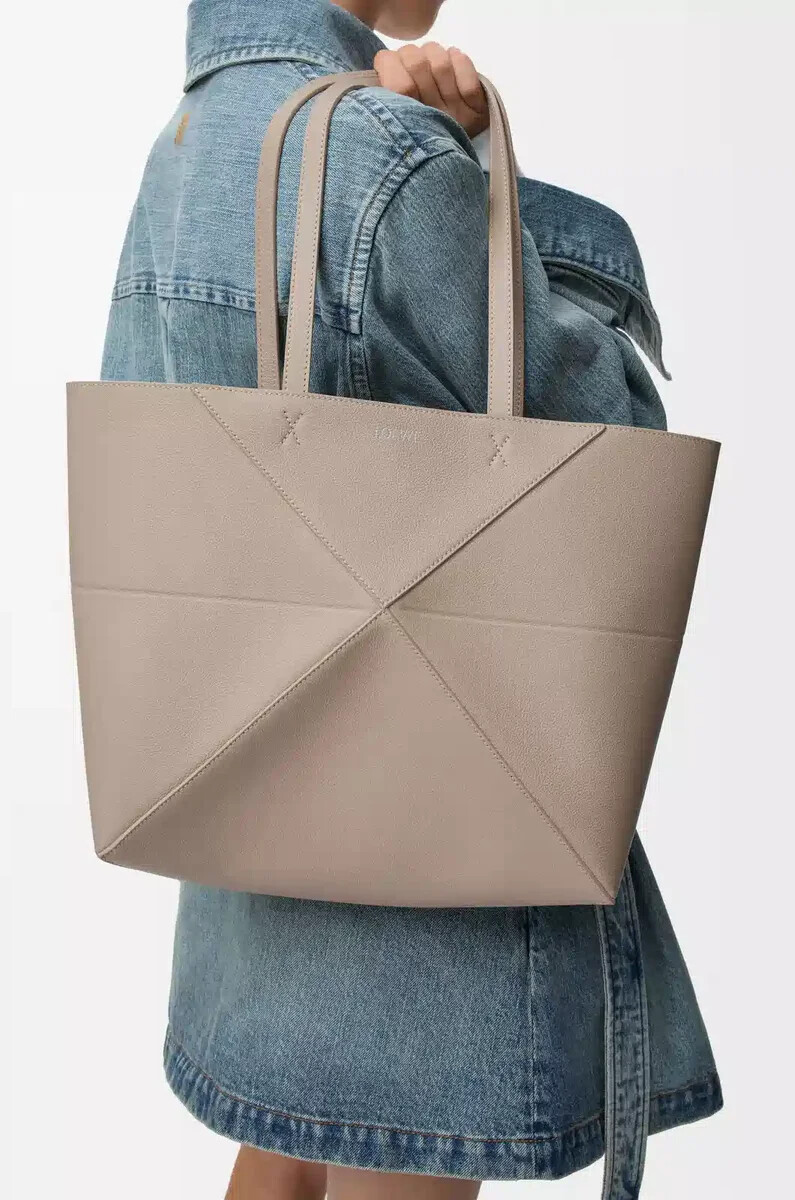 sac cabas puzzle fold horizontal moyen en cuir de veau souple grainé couleur argile