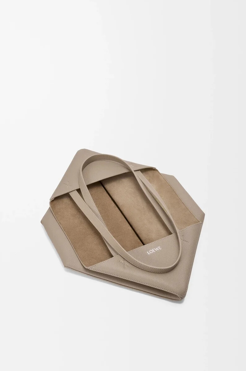 sac cabas puzzle fold horizontal moyen en cuir de veau souple grainé couleur argile