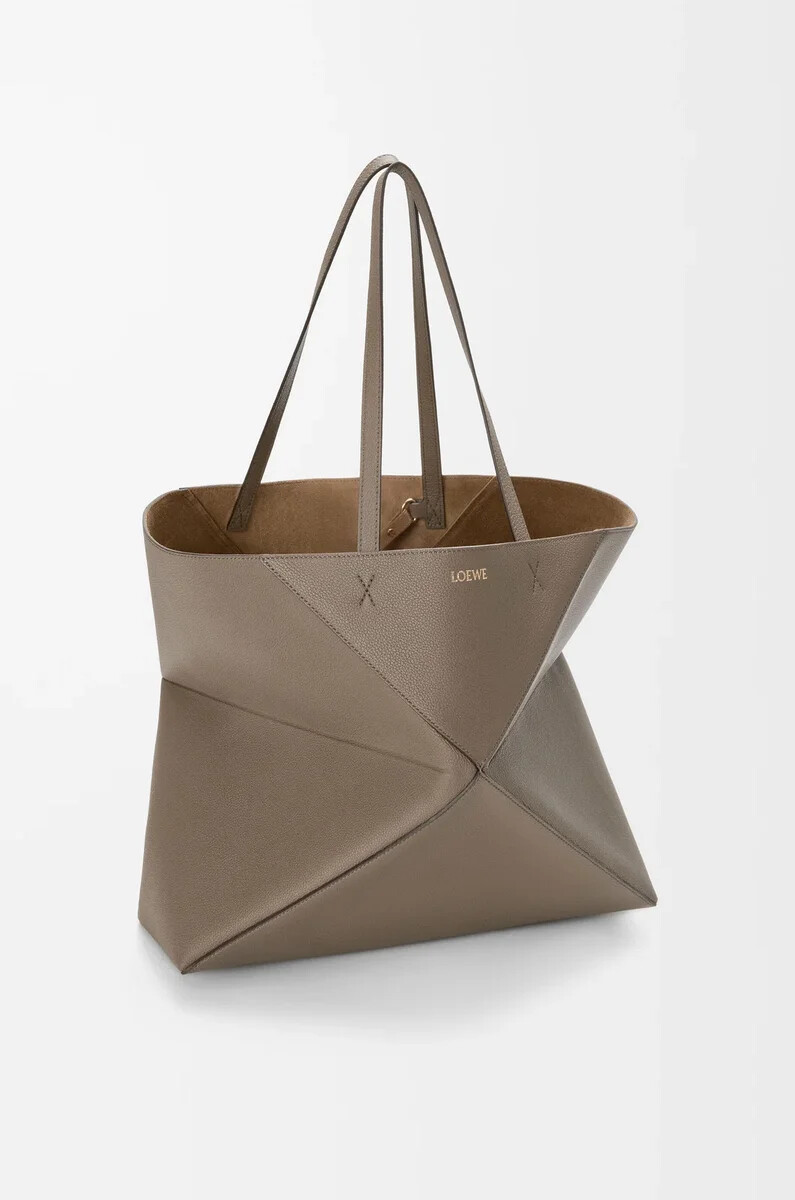 grand sac cabas horizontal à pliage puzzle en cuir de veau grainé souple taupe