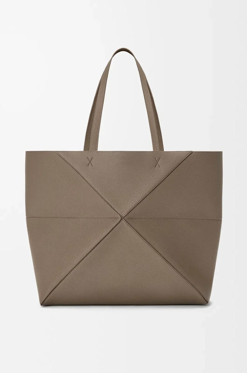 grand sac cabas horizontal à pliage puzzle en cuir de veau grainé souple taupe