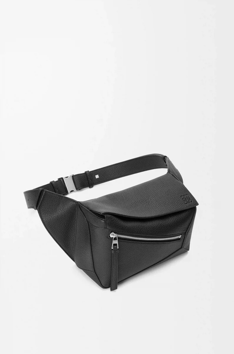 petit sac banane puzzle en cuir de veau grainé noir