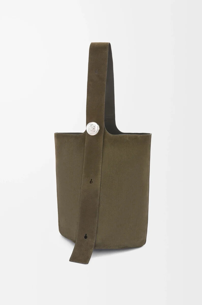 grand sac seau pebble en veau daim olive foncé