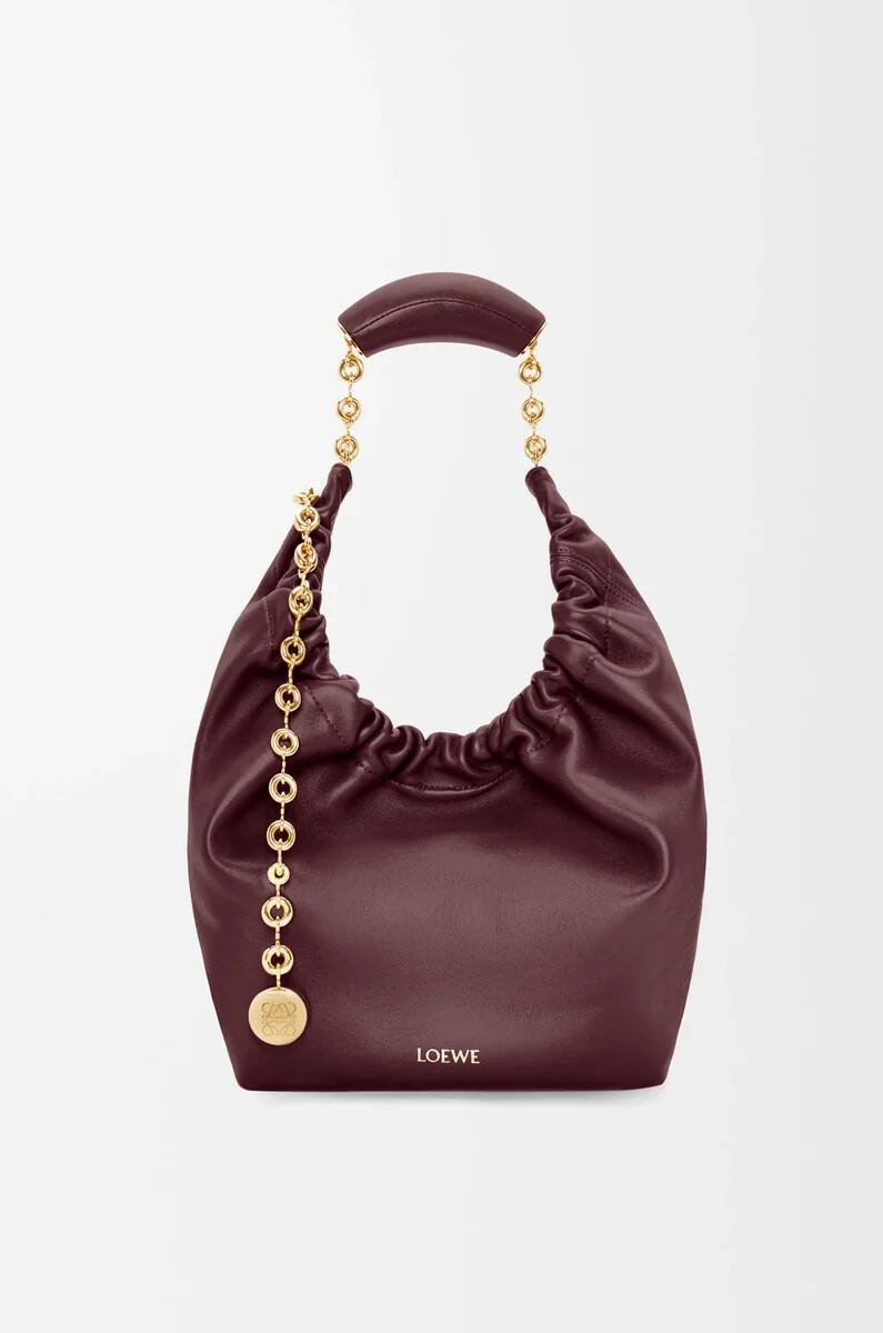petit sac souple en cuir dagneau nappa souple couleur bordeaux foncé
