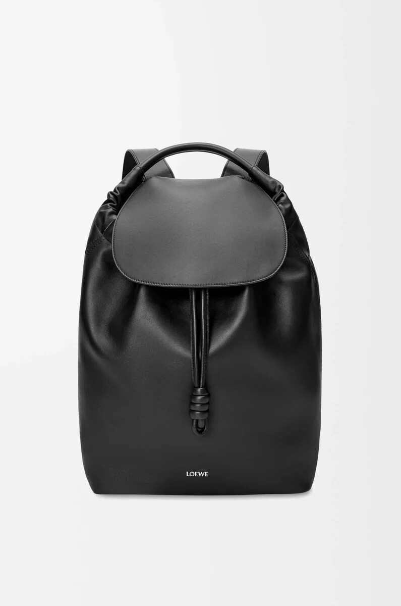 sac à dos flamenco en cuir de veau souple et brillant noir