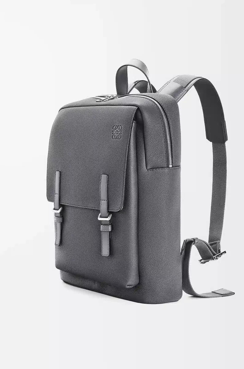 sac à dos militaire en cuir de veau souple grainé anthracite