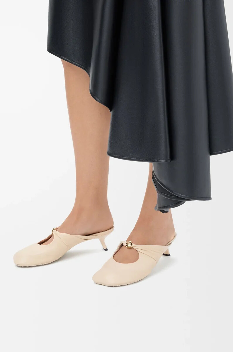 mule souple pebble en cuir dagneau nappa dough