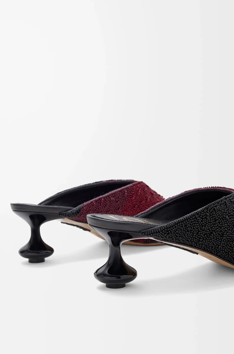 mule miniature en toile brodée noirebordeaux foncé