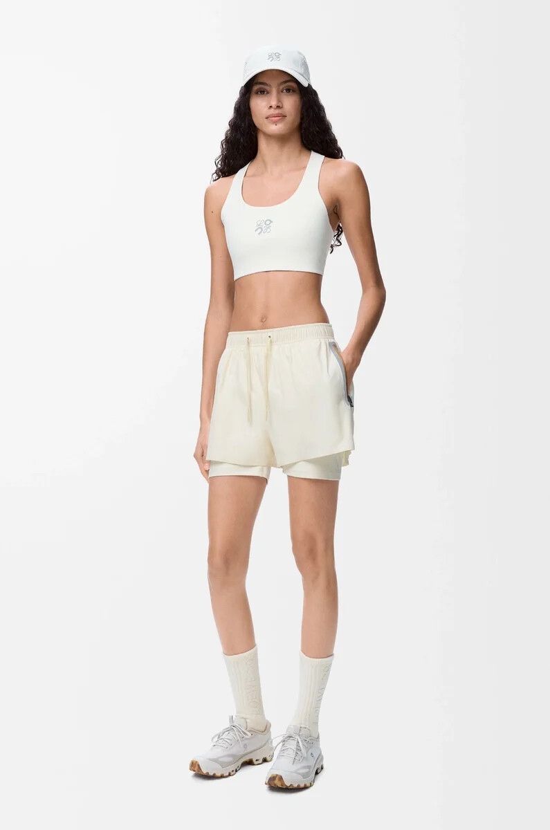 short de performance en tissu technique ivoire