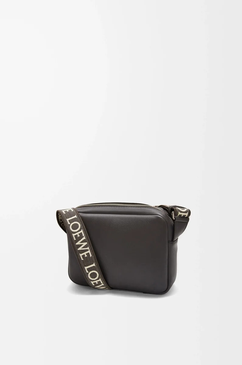 sac messager militaire xs en cuir de veau souple et lisse et jacquard gris foncé