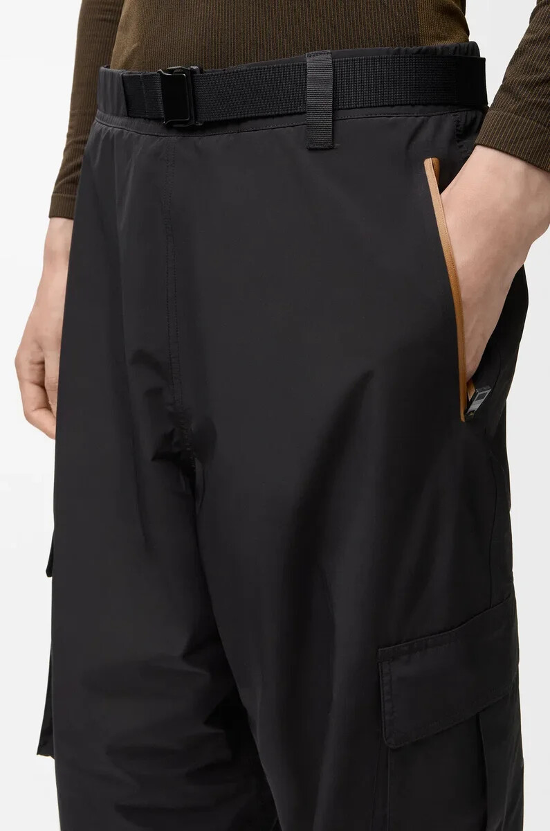 pantalon cargo en toile technique noire