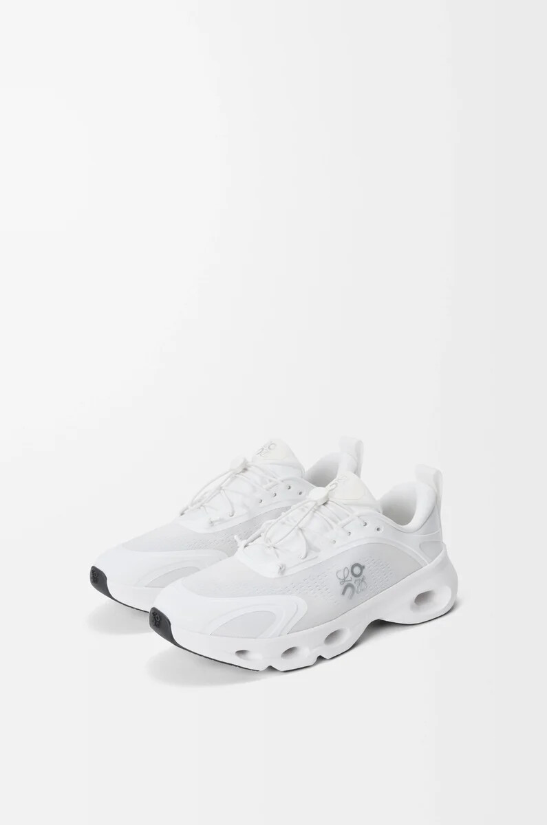 baskets cloudsolo blanchesgris clair