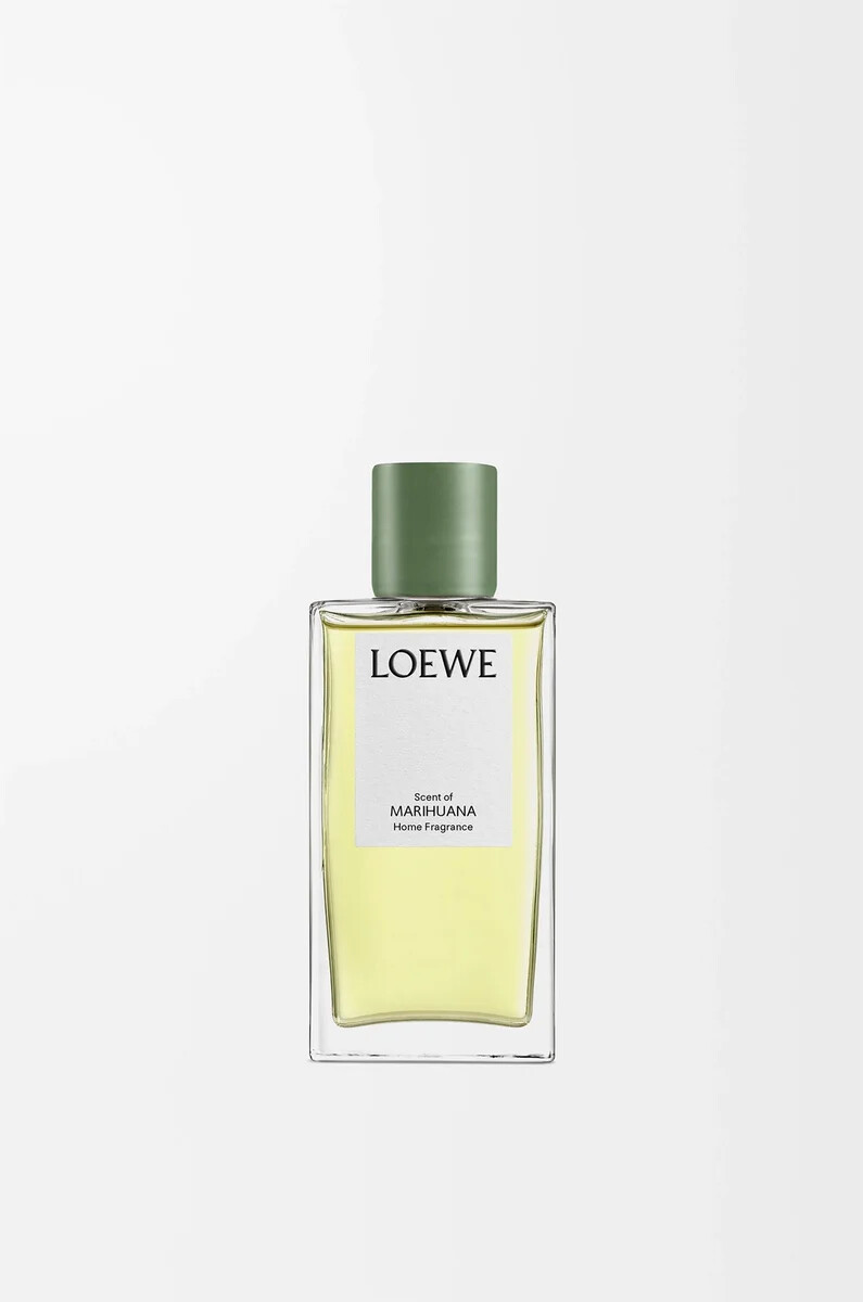 spray dambiance parfumé au cannabis vert foncé