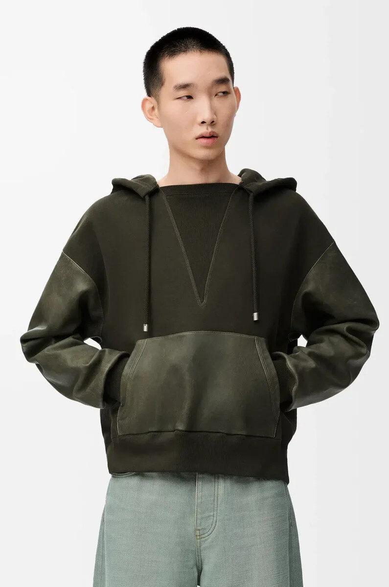 sweat à capuche hybride en coton et cuir dagneau nappa kaki